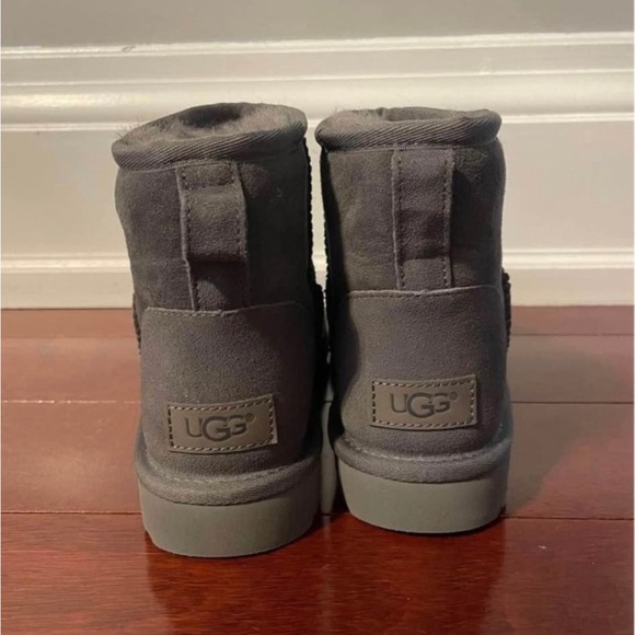 •New authentic mini Uggs, brand new with box. - Picture 4 of 5